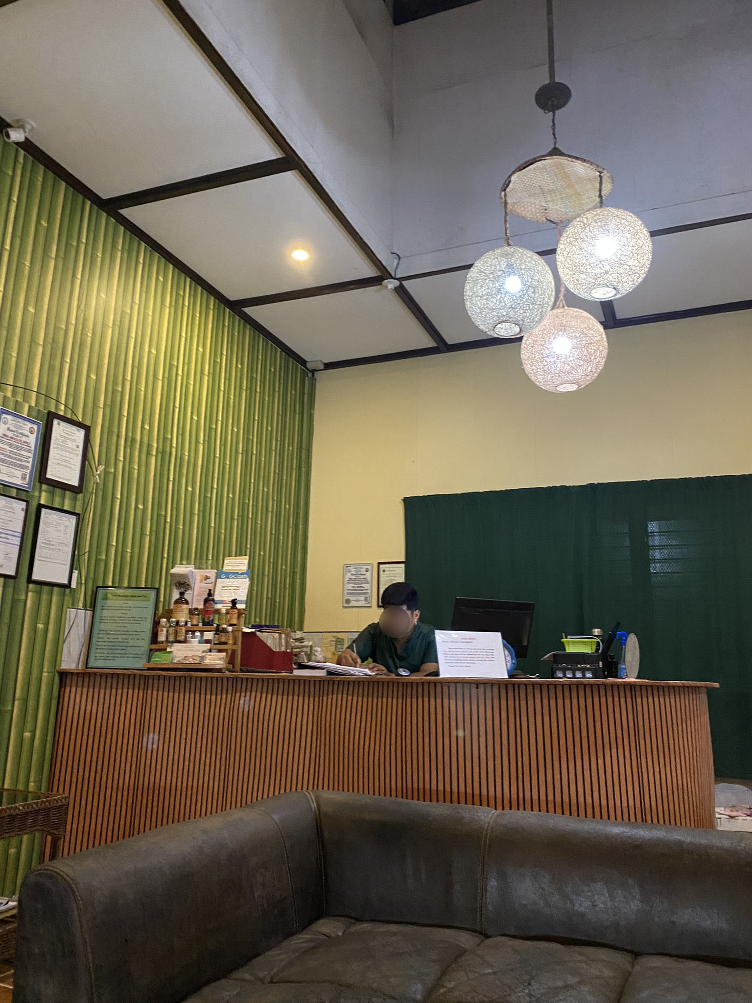 マッサージ店：Vero massage clinic & spa