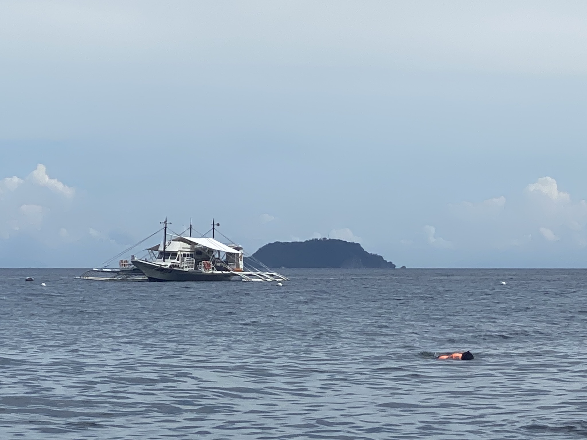 ドゥマゲテ親子留学 2025.04 DAY4：アクティビティレッスン（郊外のビーチDauin Beachへ）
